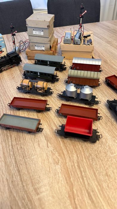 Lot Marklin 6x locomotive 12x vagoane 2x bariere 3001 CM800 89005 8902