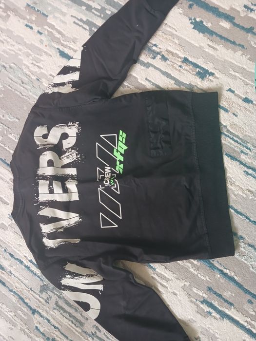 Бомбер, свитшот на 9-10 лет