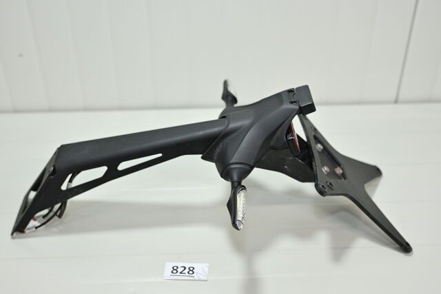 Carena  aripa spate carbon si scarite Ducati Monster 937 / 937 +