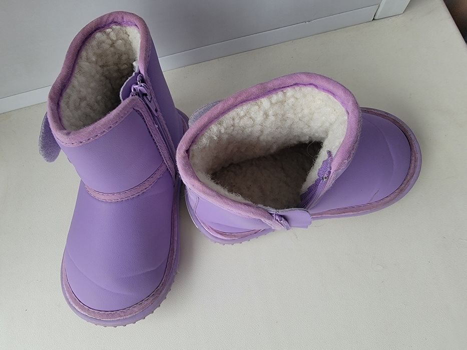 Продам детские угги (24 размер)