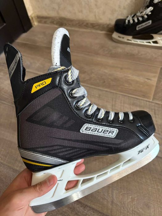 Коньки хоккейные