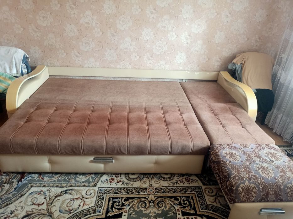 Диван в хорошем состоянии