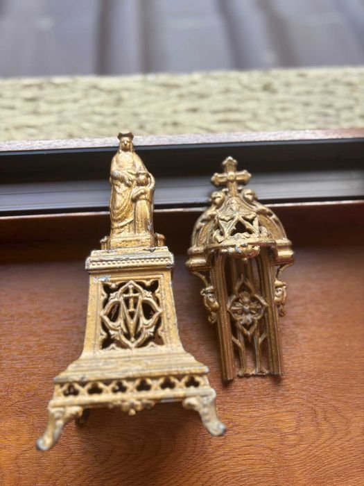 Statuetă cu Fecioara Maria și Pruncul Iisus/metal/foarte veche/h=30,2cm/G=780g.