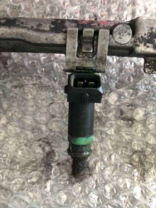 injectoare ford focus 1.6 benzina