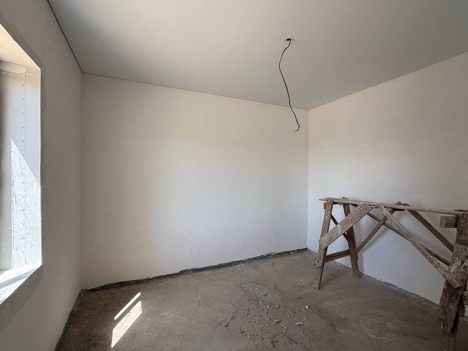 Uy sotiladi 270 milion