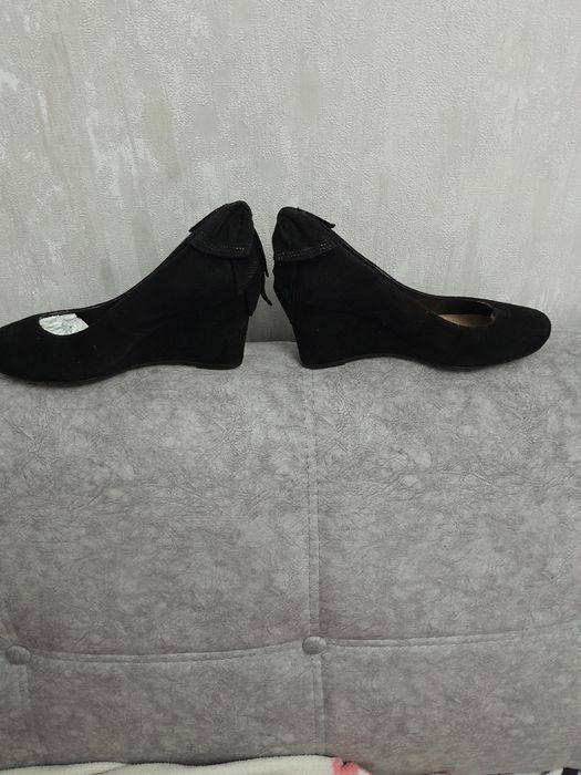 Женские туфли 38 размер замшевые в хорошем состояние