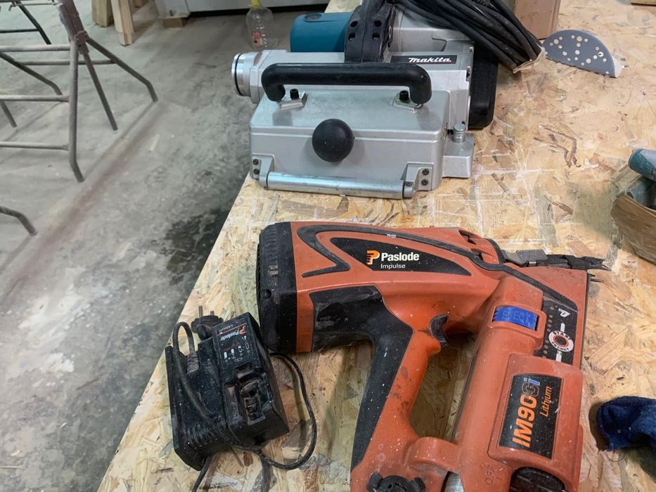 Pistol cuie Passlode