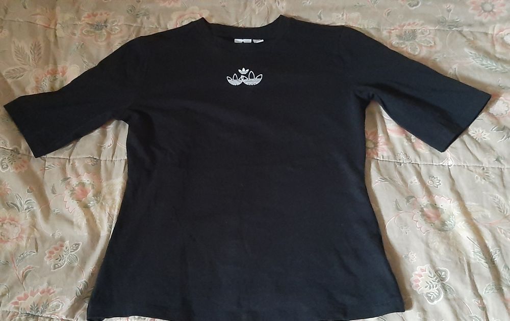 Tricou Adidas S-M ca nou, negru