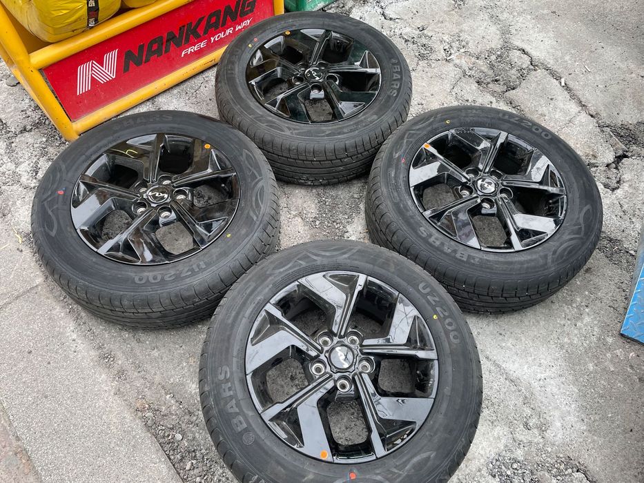BU/U Saka diska Kia Sonet Black 16R 5/114.3 Bars 215/60R16