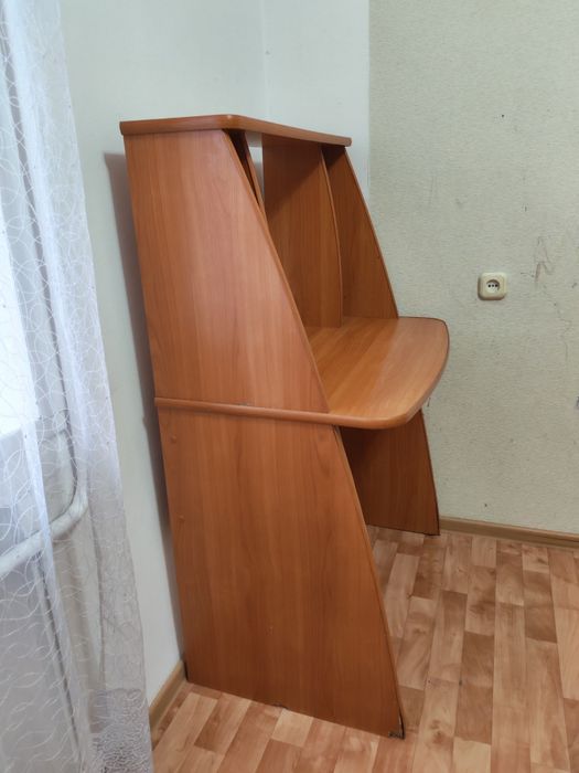Продам стол недорого