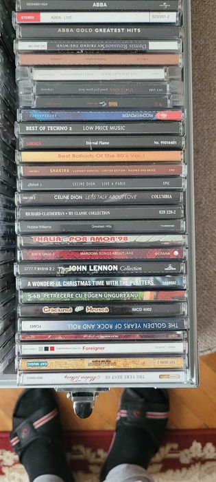 150 CD-URI muzica diversa , originale provenienta UK si Germania case de discuri cunoscute impreuna cu case de transport