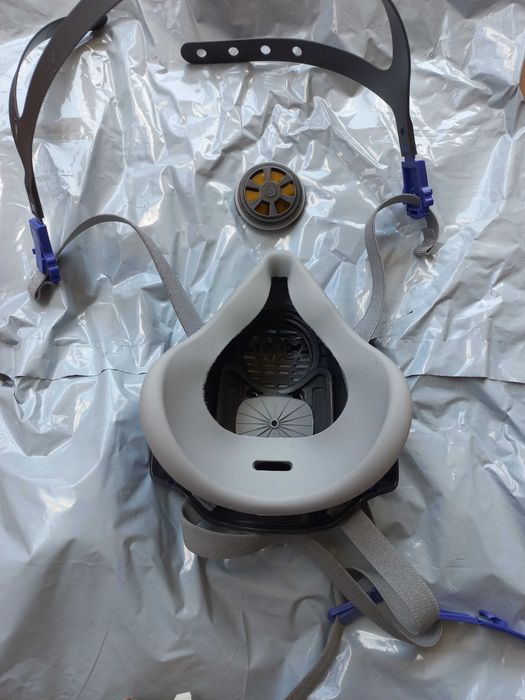 Респиратор 3M Secure Click HF-802SD