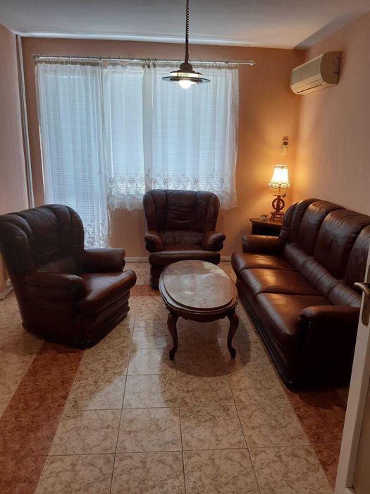 Дава се под наем Двустаен апартамент в София, Банишора - 50 кв.м за 325 € - Снимка #1