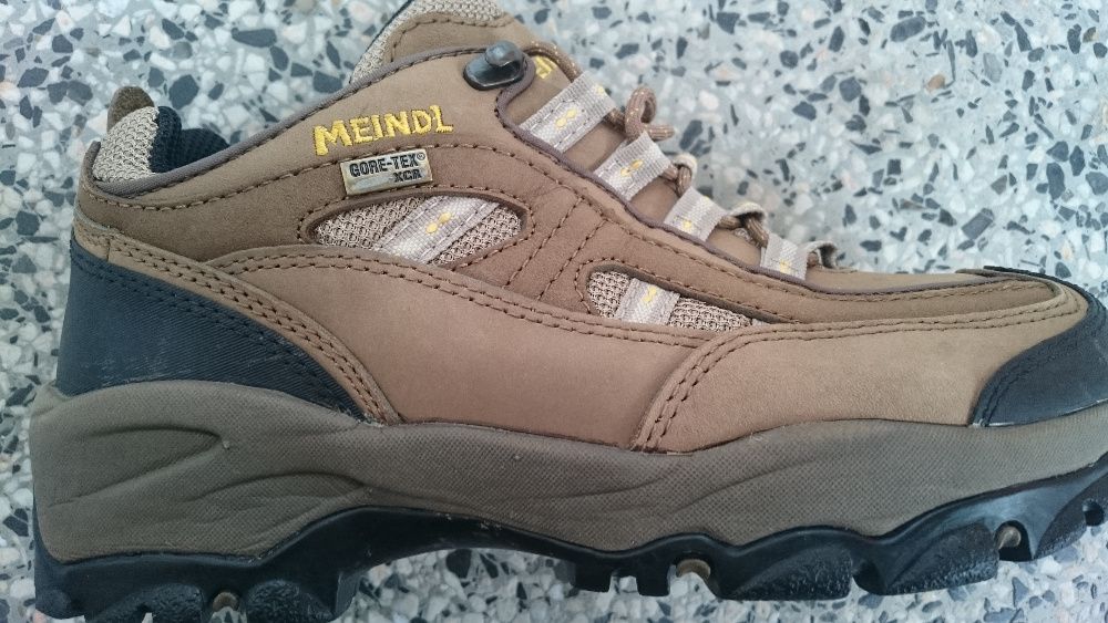 Туристически обувки Meindl номер 37