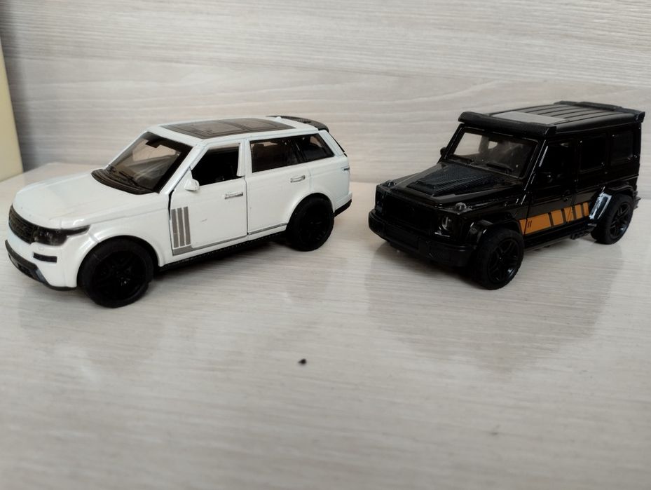 Игрушки машинки железные