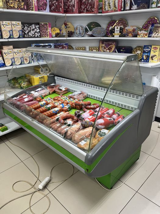 Продам витринные холодильники бу