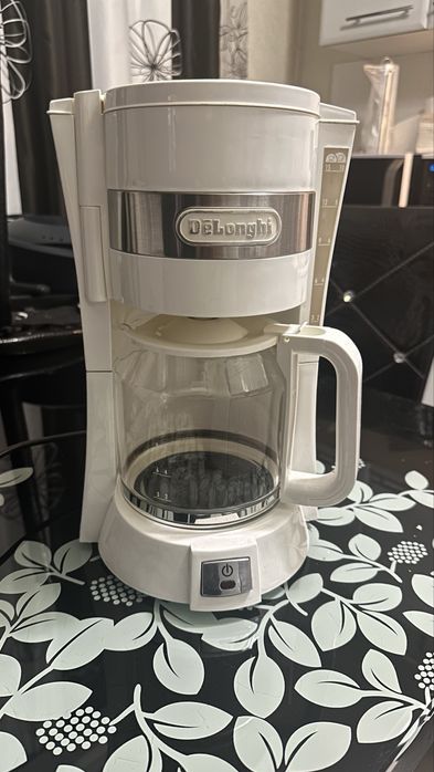 Кофеварка DeLonghi капельная