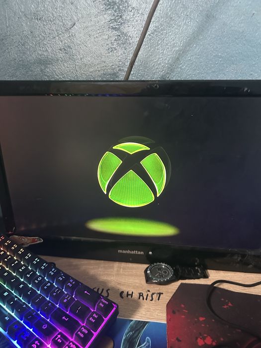 Vand xbox one folosit