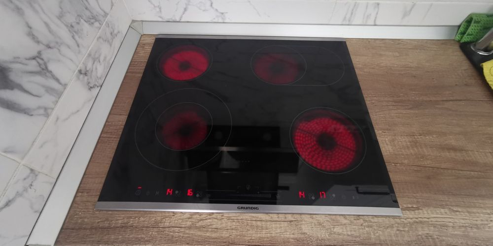 Plita incorporabila vitroveramica Grundig