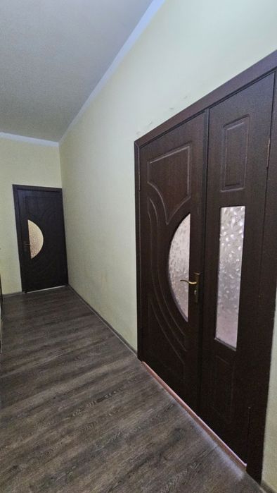 Турбаза да голубой экран 2 хонали квартира 90м², 1-кават гиштли дом