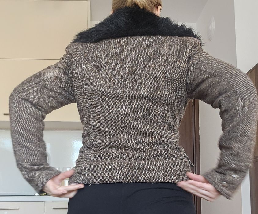 Късо вълнено зимно яке палто само с изкуствена яка стилно и топло