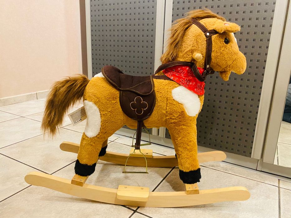 Плюшена играчка люлка Moni със звуци