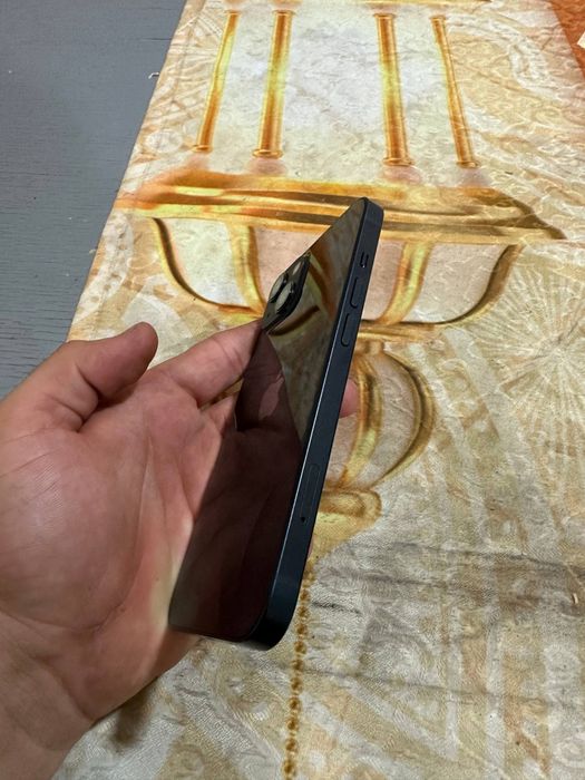 Iphone 13 midnight  dak karobka bor yomkost 99%