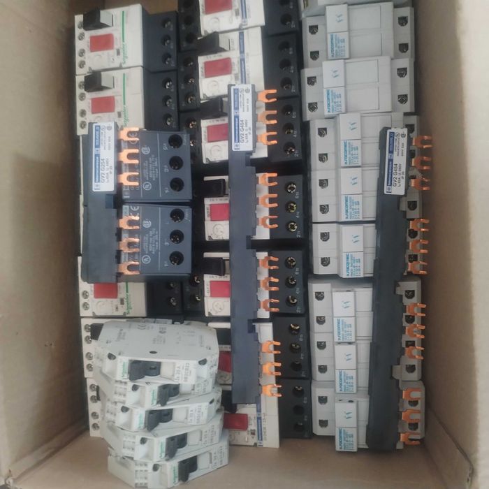 relee termice- Disjunctoare Motoare electrice. Siguranțe Socomec / Schneider / Telemecanique