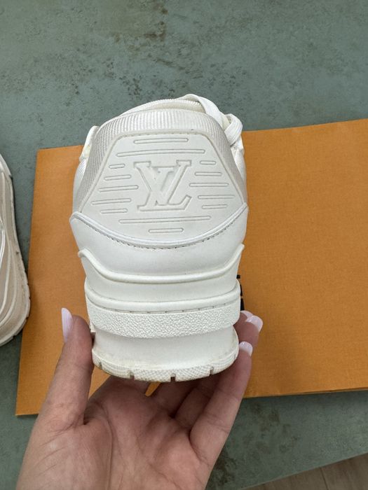 Adidasi Louis vuitton