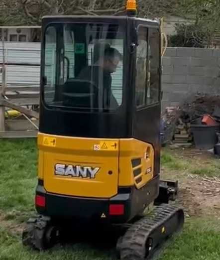 inchiriez miniexcavator, Săpături șanțuri, utilități, nivelare, fosă