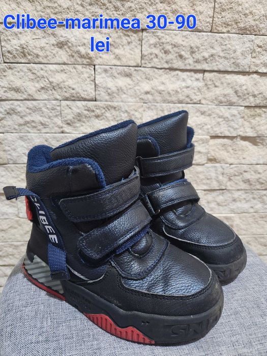 Papuci baieti in stare foarte buna