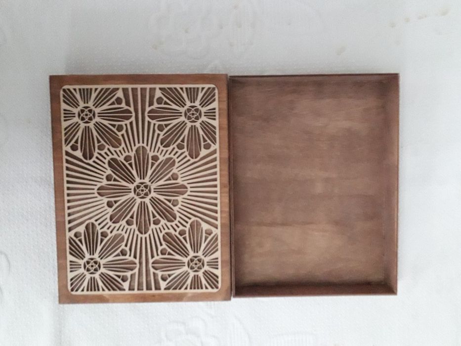 Креативная резная деревянная коробка / шкатулка