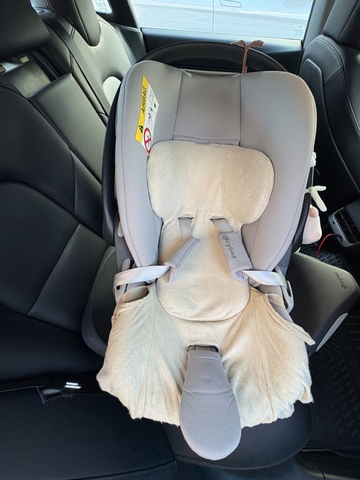 Scoica Cybex plus Baza Iso fix. Stare foarte buna