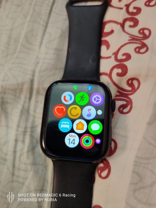 Умные часы почти новые