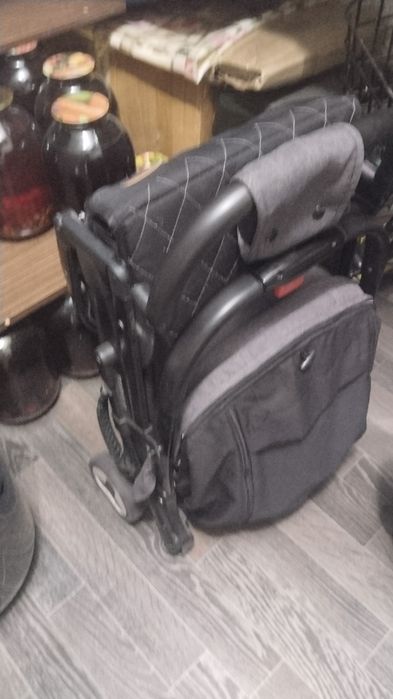Продам коляску , кроватку , столик