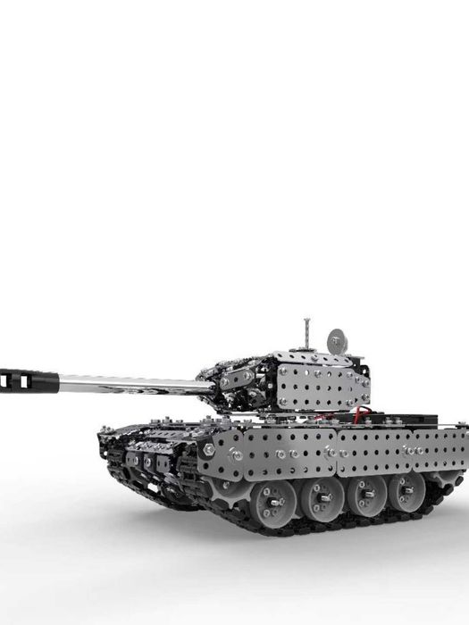 Металлический конструктор "Боевой танк" на радиоуправлении, 952 детали