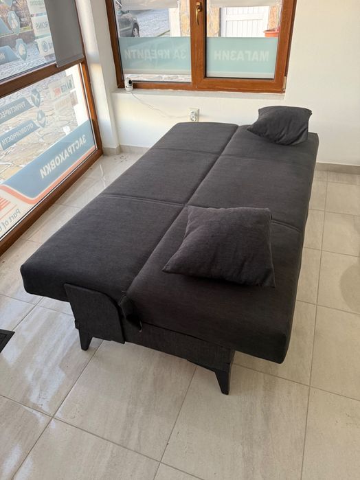 Разтегателен диван