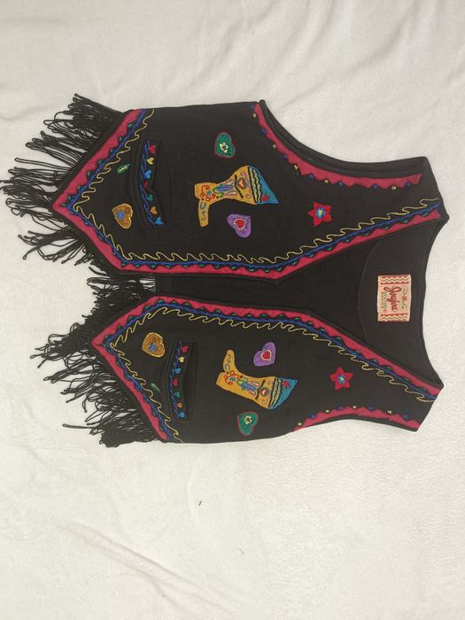 Vesta neagra cu broderie