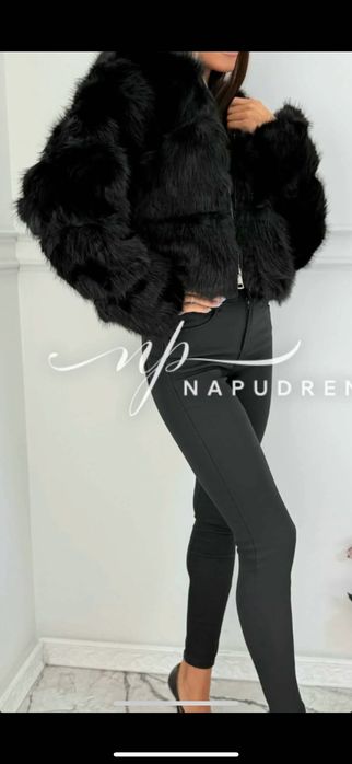 черно пухено яке