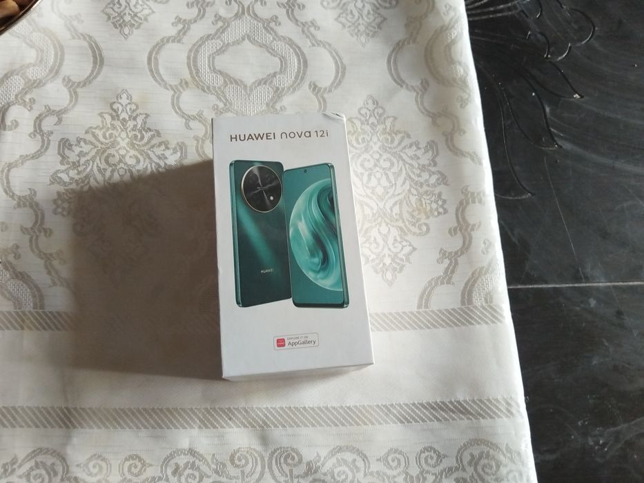 HUAWEI NOVA 12 i telefon