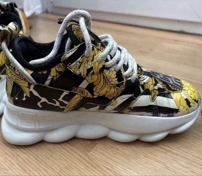 Vand adidasi Versace