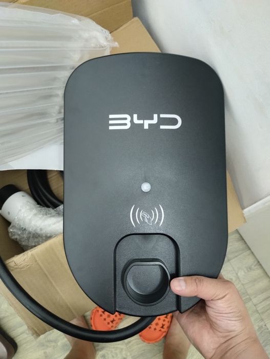 Продам зарядную станцию BYD