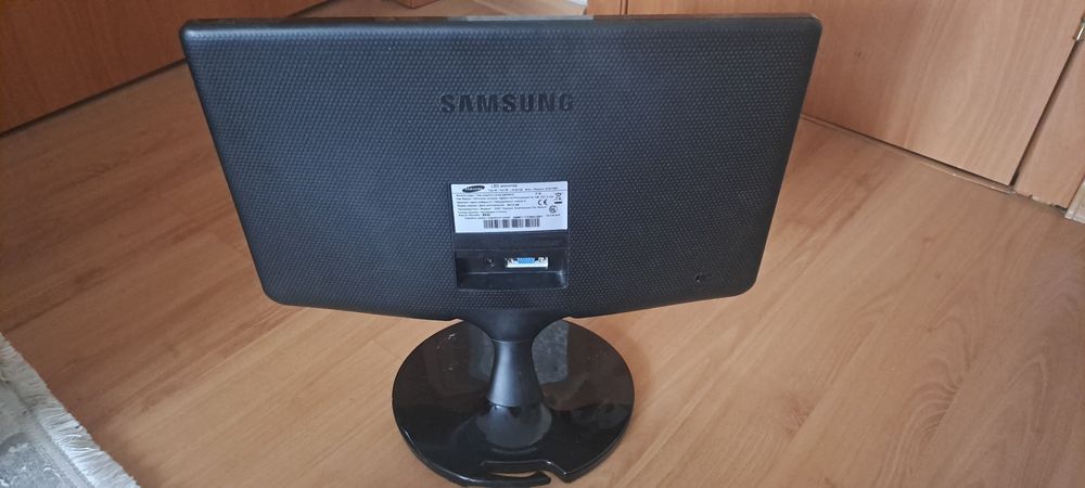 Монитор samsung LED