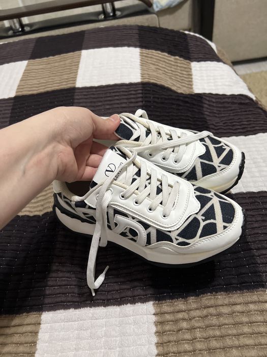 Продаю кроссовки