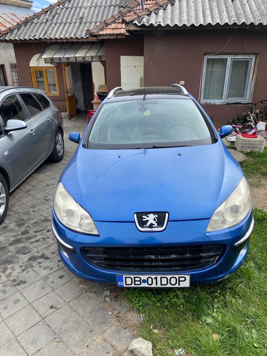Peugeout 407.