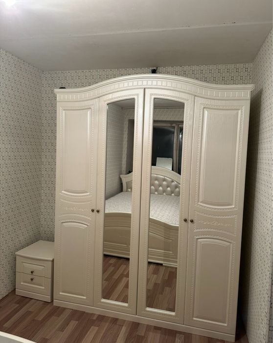 Продам спальный гарнитур Венера 4