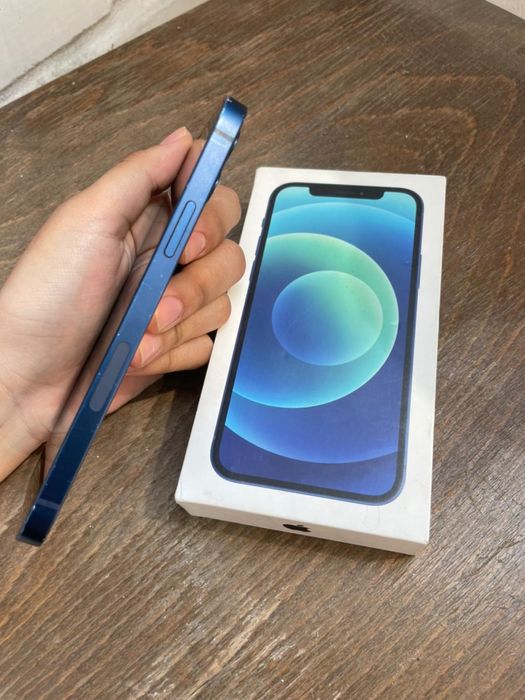 Айфон 12 в отличном состояние