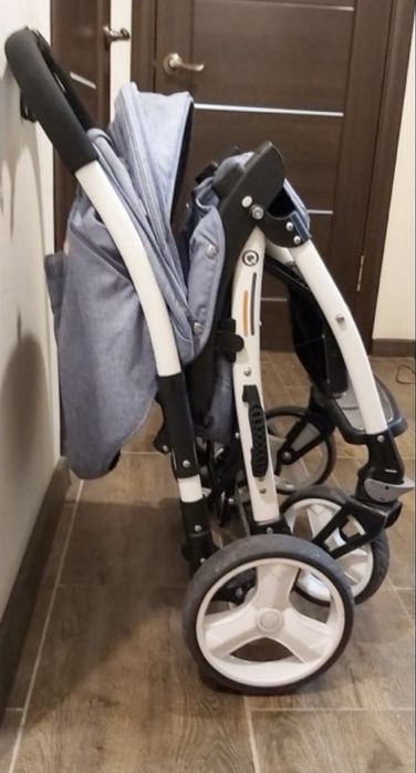 Коляска Quatro Monza прогулочная