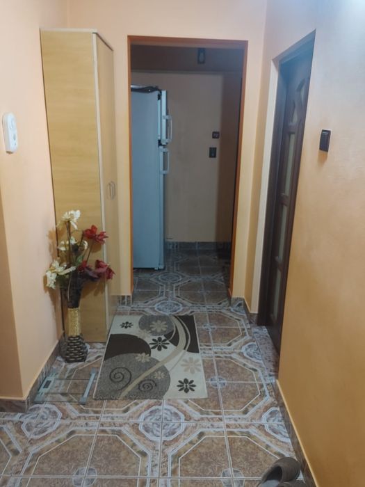 Vând apartament cu doua camere