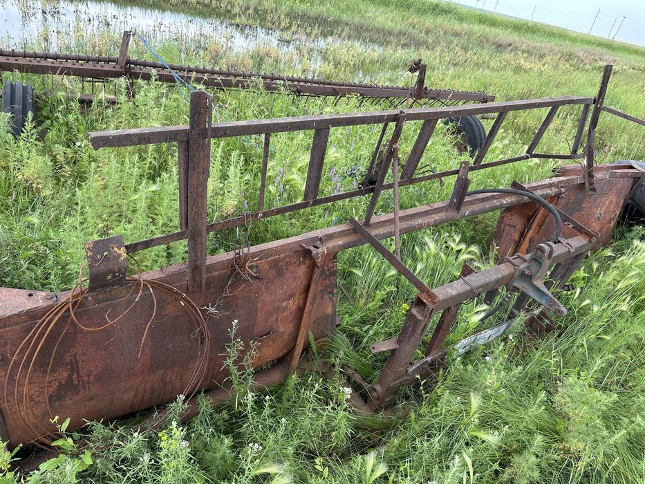 Продам косилку грабли плуг